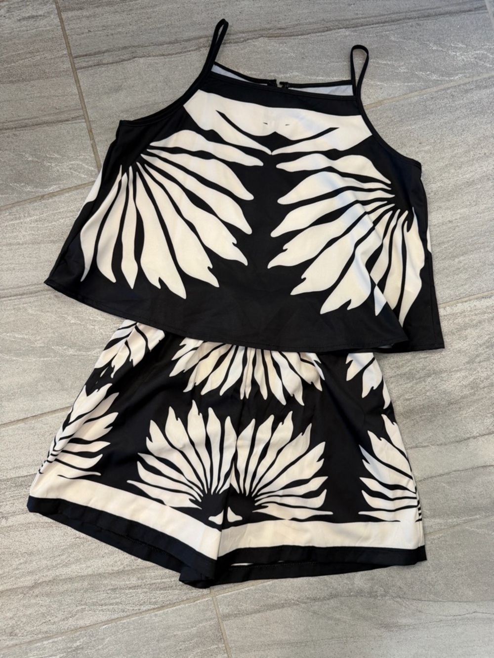 Black & White Floral Print Two-Piece Set- XS - Picture 6 of 8